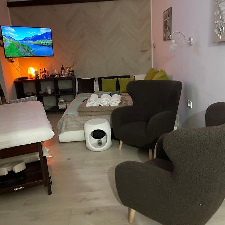 Regina Delux Apartman Гюла Екстериор снимка