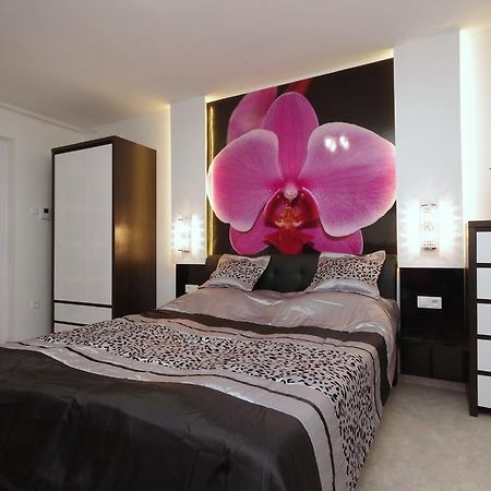 Regina Delux Apartman Гюла Екстериор снимка