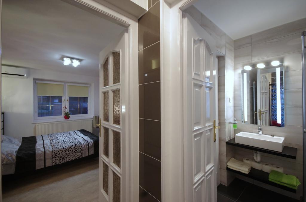 Regina Delux Apartman Гюла Екстериор снимка