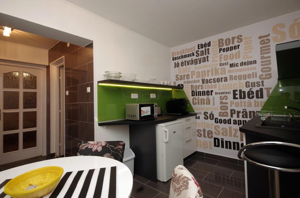 Regina Delux Apartman Гюла Екстериор снимка
